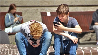 Italy bans cellphone use in high schools during education hours