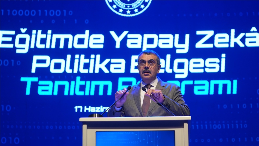 Bakan Tekin: Teknolojinin künhüne vakıf olabilecek evlatlar yetiştirmek zorundayız