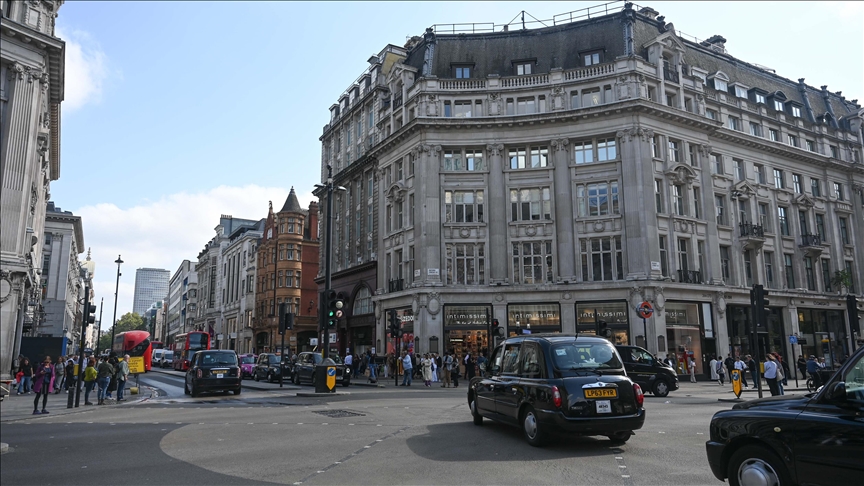 Oxford Street to be pedestrianized 'as quickly as possible,' says London mayor