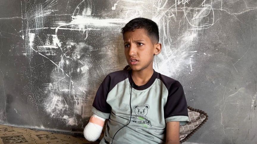 Palestinski dječak koji je izgubio ruku u zračnom napadu u Gazi sanja da ponovno igra fudbal
