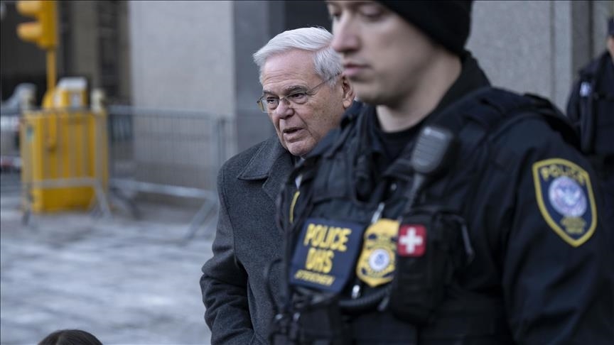 Bivši američki senator Menendez osuđen na 11 godina zatvora zbog korupcije, započeo služenje kazne