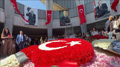 Dokuzuncu Cumhurbaşkanı Süleyman Demirel mezarı başında anıldı