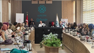 Yazar Mustafa Kutlu, Anadolu Mektebi Yazar Okumaları Programı'nda öğretmenlerle bir araya geldi