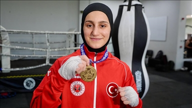 Dünya şampiyonu muaythaici Fatma Çeken'in hayali 2032 Brisbane Olimpiyatları
