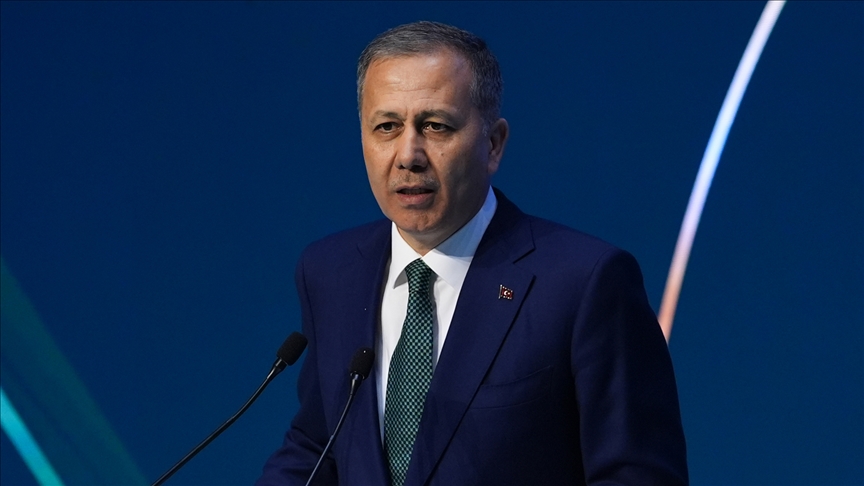 Bakan Yerlikaya: 2024 yılı içerisinde kırmızı ışık ihlali nedeniyle her 3 günde 1 vatandaşımız hayatını kaybetti