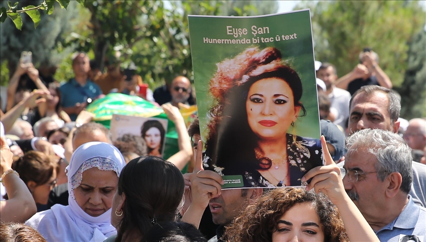 Gora Eyşe Şana stranbêj piştî 29 salan bo Diyarbekirê hat veguhastin