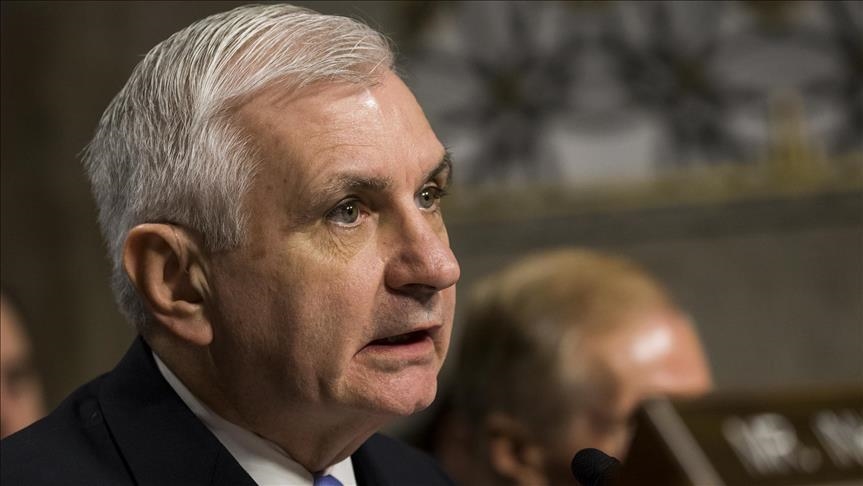 US senator criticizes Pentagon chief about internal transparency