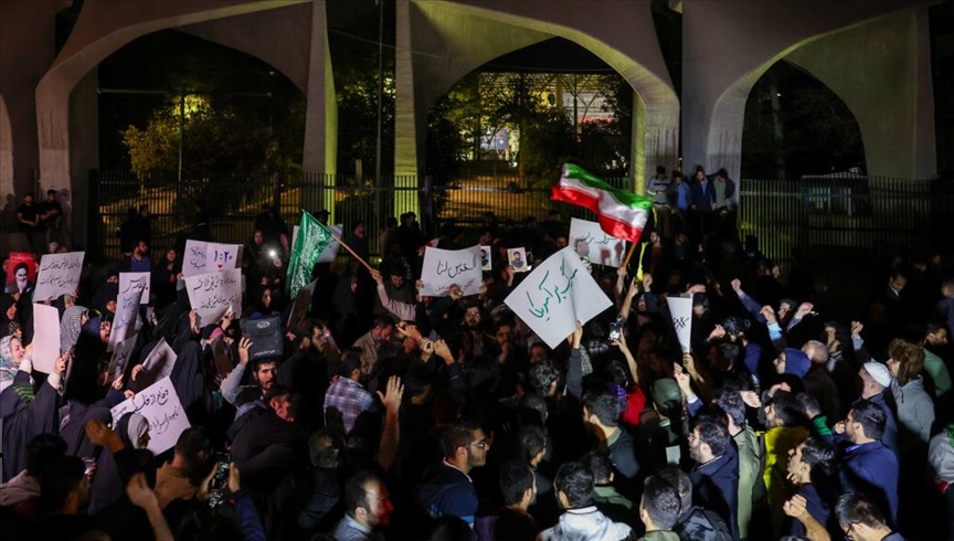تجمع مردم تهران برای حمایت از حملات ایران علیه اسرائیل