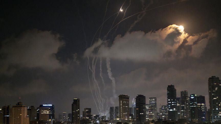 Iran lansirao najmanje 30 raketa prema Izraelu