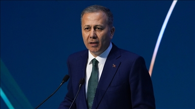 Bakan Yerlikaya: 2024 yılı içerisinde kırmızı ışık ihlali nedeniyle her 3 günde 1 vatandaşımız hayatını kaybetti