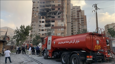 İ ordusu,  Tahran'a yeni hava saldırıları başlattığını duyurdu