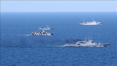 Imazhet satelitore tregojnë anijet e marinës amerikane duke u pozicionuar përpara një sulmi të mundshëm ndaj Iranit