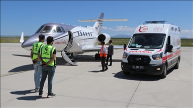 Ağrı'da kalp rahatsızlığı olan bebek ambulans uçakla Ankara'ya sevk edildi