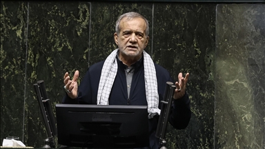 الرئيس الإيراني يدعو للحفاظ على الوحدة الوطنية لمواجهة التهديدات