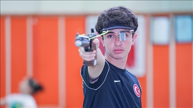 Avrupa Gençlik Olimpik Festivali'nden davet alan milli atıcı Ömer Tuna'nın gözü olimpiyatlarda