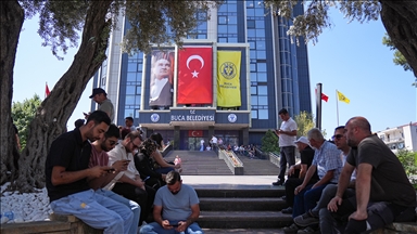 İ'de iki belediyede işçiler iş bıraktı