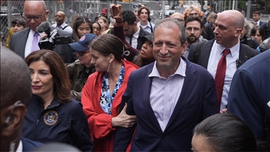 New York kent denetçisi Lander, ICE tarafından gözaltına alınmasının ardından serbest bırakıldı