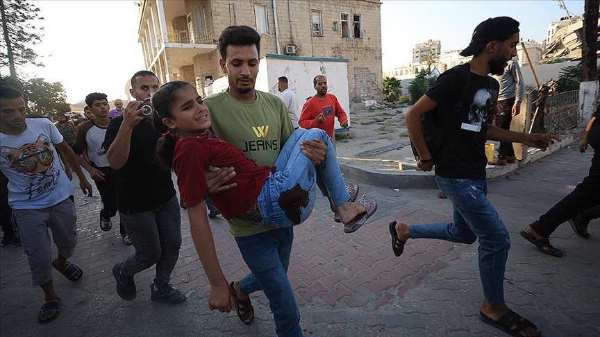 İsrail'in Gazze'de yardım bekleyenlere saldırısında 16 kişi hayatını kaybetti 100 kişi yaralandı