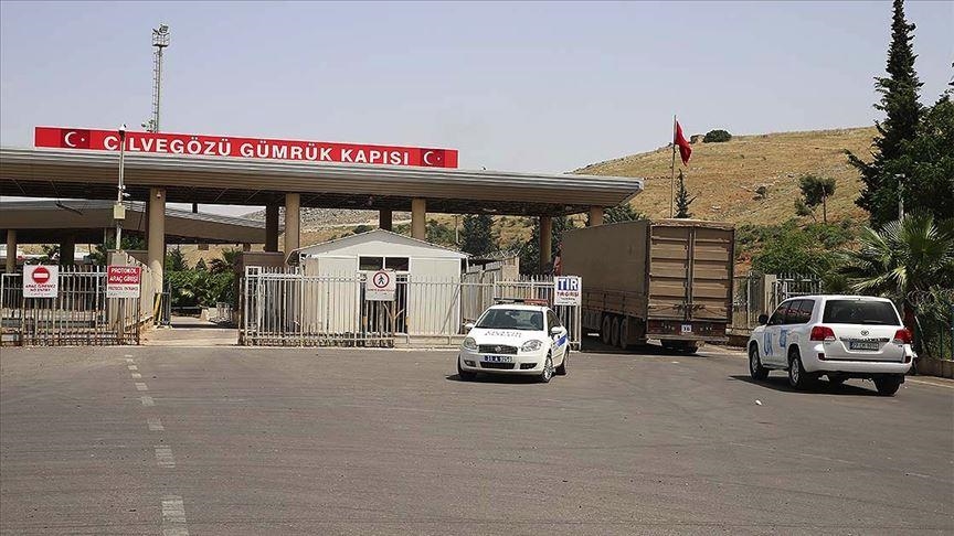 لتعطل الرحلات الجوية.. تركيا تفتح المنافذ البرية للقادمين من سوريا
