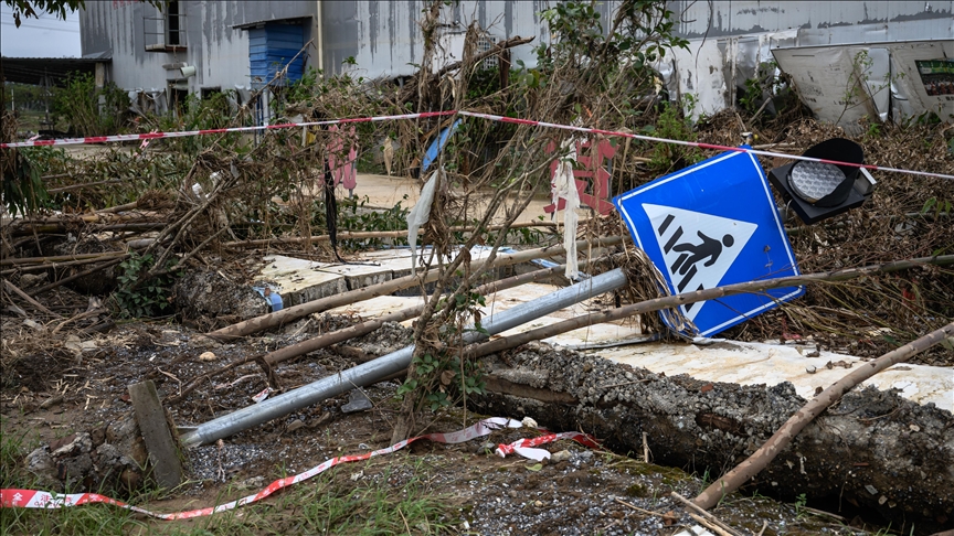 70,000 evacuated from southern China amid floods, heavy rainfall