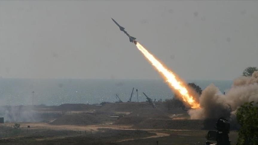 La Corée du Nord lance 10 roquettes près de sa capitale, Pyongyang