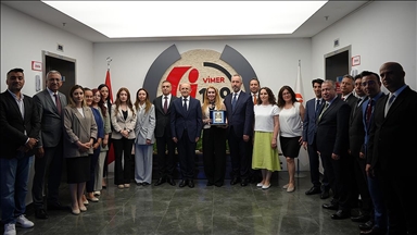 Bakan Şimşek, yurt dışından ödül alan VİMER'i ziyaret etti