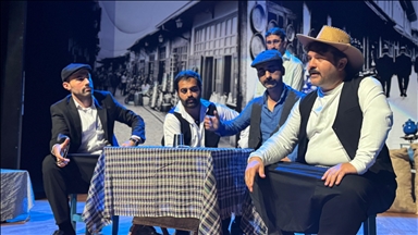 Rasim Özdenören'in bir ailenin dağılma hikayesini anlatan eseri "Çözülme" yeniden sahnelendi