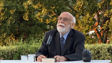 Prof. Dr. Nabi Avcı, Fethi Gemuhluoğlu üzerine konuşma yaptı