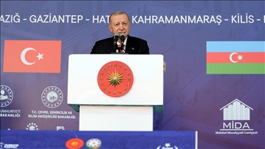Cumhurbaşkanı Erdoğan: En kısa sürede asrın felaketinin şehirlerimizde açtığı yaraları sarmanın derdindeyiz