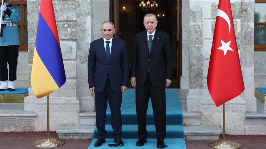 Turkish president receives Armenian premier in Istanbul