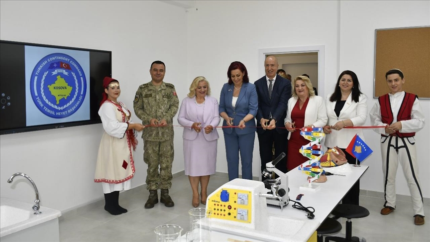 Türk askerinin Kosova'da eğitime desteği sürüyor