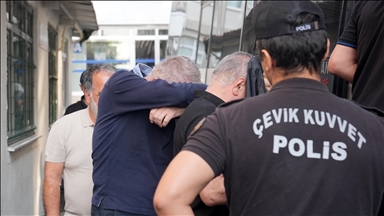 İstanbul'da hastanede "haksız kazanç" sağladıkları iddia edilen 10 zanlı adliyede