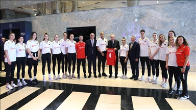 Cumhurbaşkanı Erdoğan, A Milli Kadın Voleybol Takımı'nı kabul etti