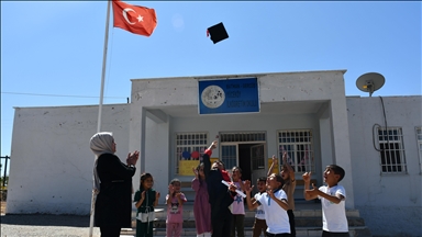 Batman'da okulun tek 4. sınıf öğrencisi için mezuniyet töreni düzenlendi