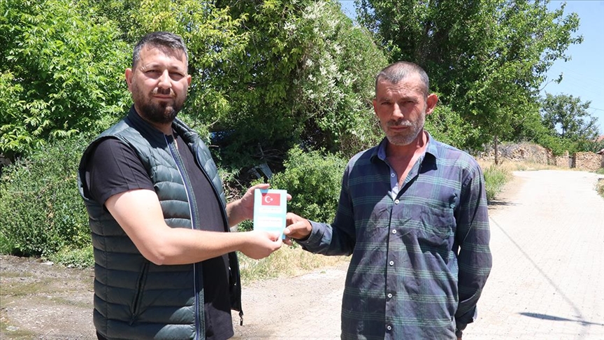 Köylerdeki sahipli köpekler mikroçiple kimliklendiriliyor