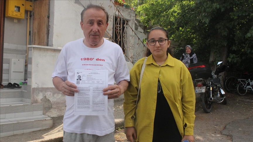 Samsun'da 62 yaşındaki Topçuoğlu 44. kez üniversite sınavına girdi