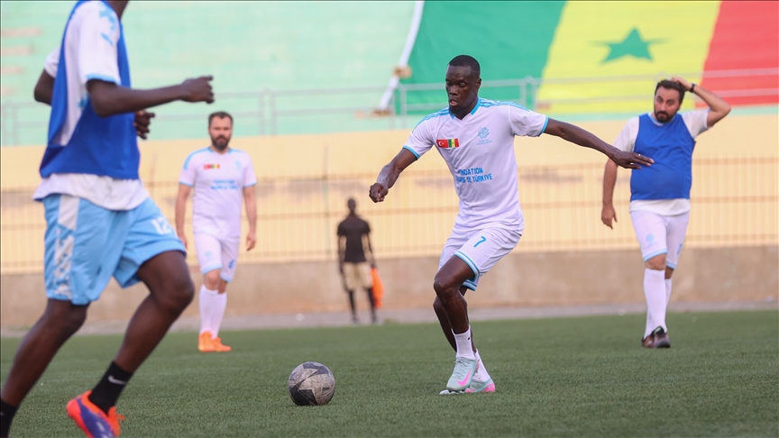 Türkiye'de oynayan Senegalli futbolcular, Senegal Maarif Okulu öğrencileriyle maç yaptı