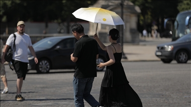 France : alerte orange déclenchée face à la canicule, Paris atteint les 35°C