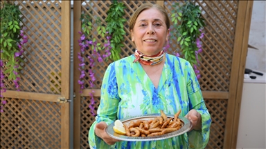 Pazarda mumbar satarken tanıştığı girişimci kadınlarla restoran açtı