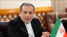 Глава МИД Ирана заявил о невозможности вести переговоры на фоне атак 