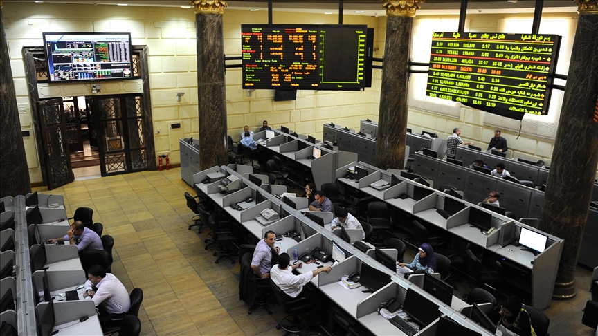 البورصة المصرية تستعيد عافيتها وصعود للدولار بعد الضربة الأمريكية بإيران