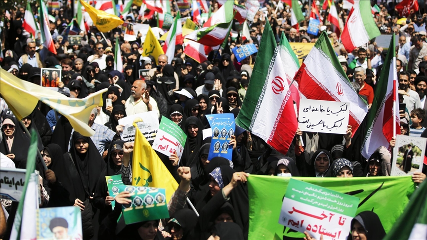 بمشاركة بزشكيان.. مظاهرة حاشدة في طهران تنديدا بالعدوان الأمريكي