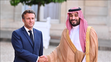 ابن سلمان وماكرون يبحثان الهجوم الأمريكي الإسرائيلي على إيران