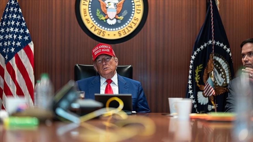 Trump: "Heke rejim Îranê cardin mezin nake, rejim çima neguhere?"
