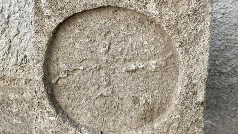 ış'de Bizans dönemine ait olduğu değerlendirilen mezar steli ele geçirildi