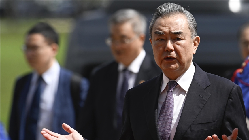 Çin Dışişleri Bakanı Vang: ABD, ciddi sonuçları olabilecek yanlış bir emsal oluşturuyor