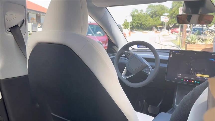 Tesla launches 1st driverless 'robotaxi' in Texas