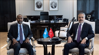 Dışişleri Bakanı Fidan, Somali Limanlar ve Deniz Ulaştırma Bakanı Nur ile görüştü