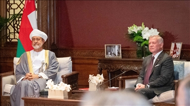 ملك الأردن وسلطان عُمان يبحثان التهدئة بالمنطقة ووقف حرب غزة