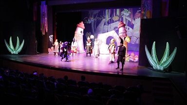 "Masal Şatosu" Samsun Kültür Yolu Festivali'nde seyirciyle buluştu